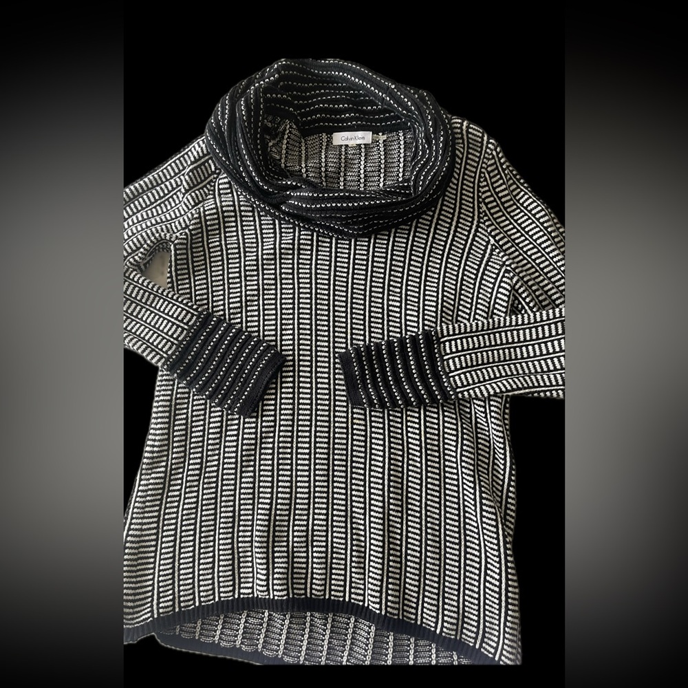 Calvin Klein Black and White Ribbed Knit Top
